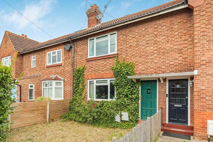 2 Bedroom Flat To Rent In Lovell Road, Ham, TW10