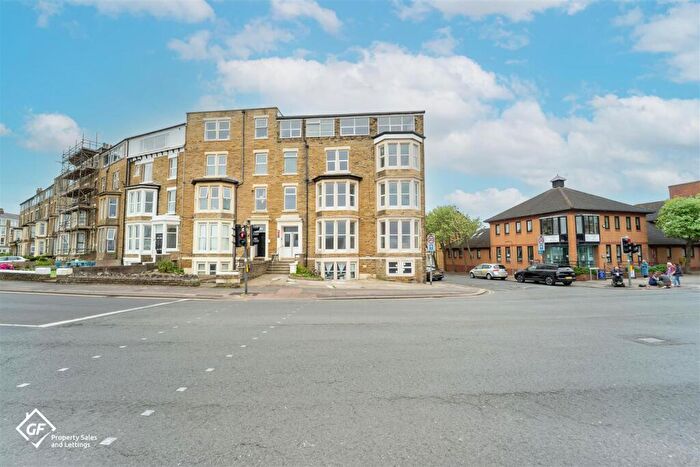 3 Bedroom Apartment To Rent In BAsement Flat - Marine Road West, Morecambe, LA3