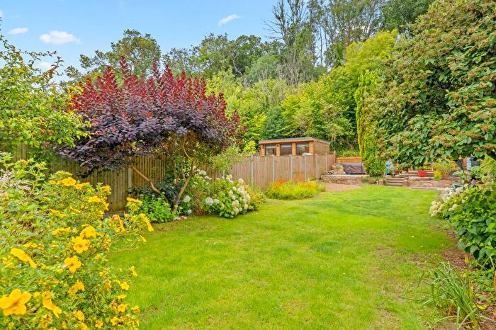 3 Bedroom Semi-Detached House To Rent In Holmwood Avenue, South Croydon, CR2