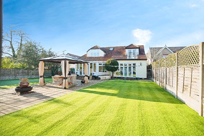 4 Bedroom Detached House For Sale In Properties ( Bed House & Bed Bungalow On Same Plot), CM23