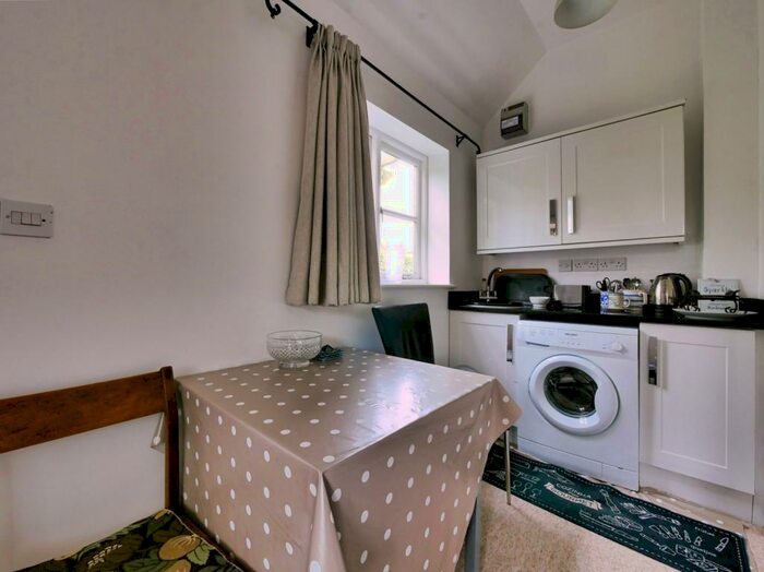 1 Bedroom Detached House To Rent In Sherborne Street, Lechlade, GL7