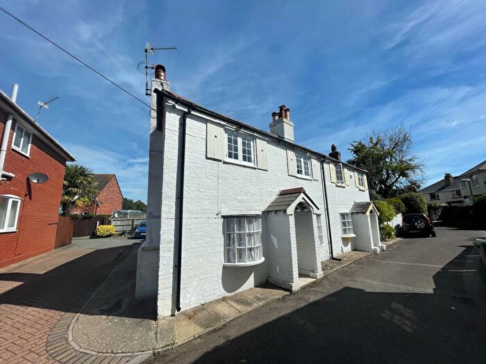 3 Bedroom Detached House To Rent In Purewell, BH23