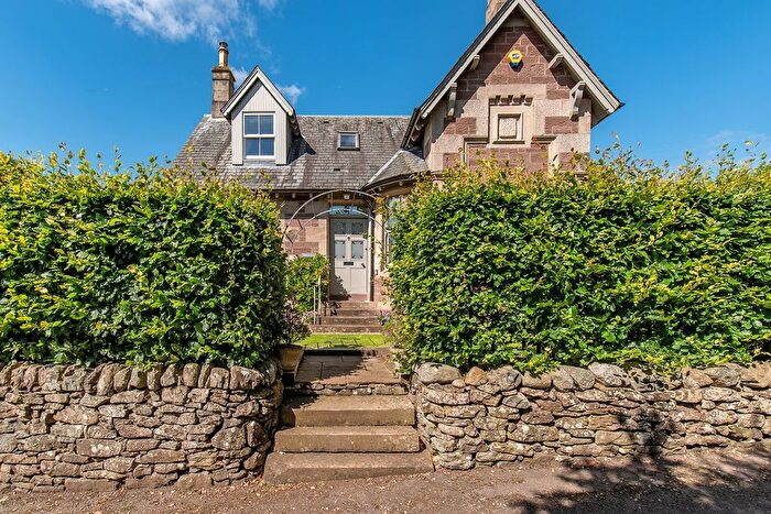 4 Bedroom Detached House For Sale In Connaught Terrace, Crieff, PH7