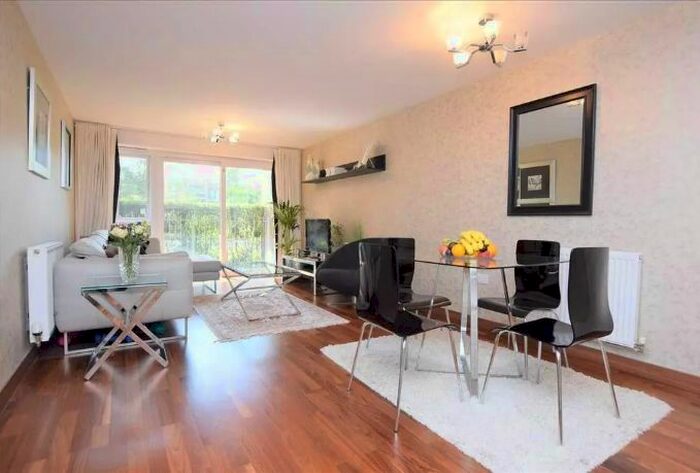 2 Bedroom Flat To Rent In Zodiac Close, Edgware, HA8