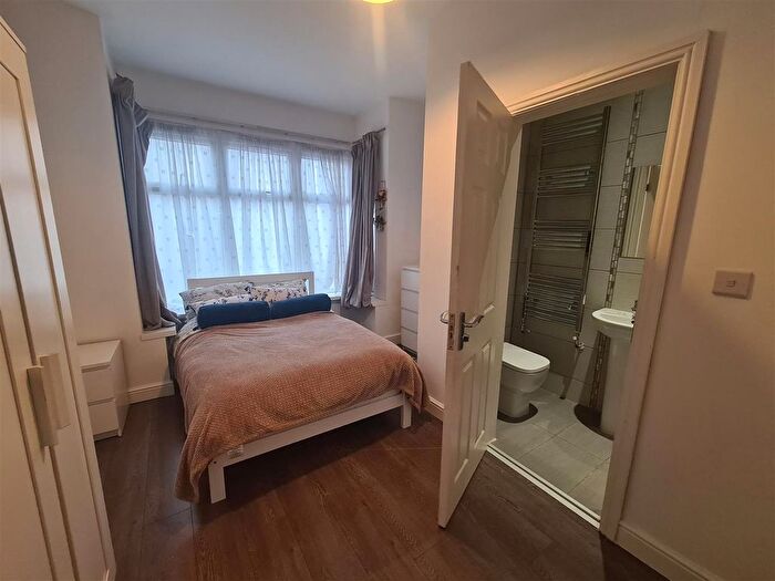 Terraced House To Rent In Alexander Road, Acocks Green, Birmingham, B27