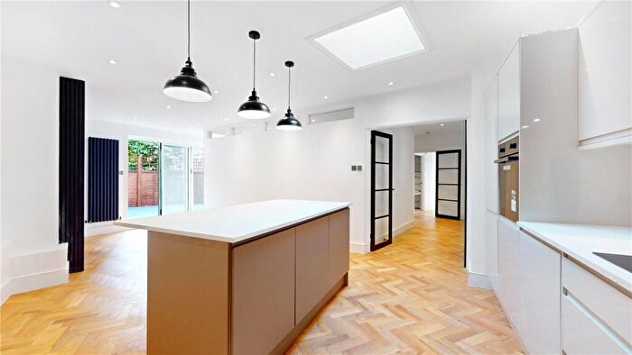 2 Bedroom Apartment To Rent In Grafton Crescent, London, NW1