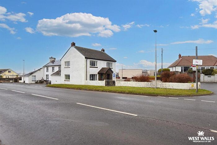 3 Bedroom Detached House For Sale In Roch, Haverfordwest, SA62