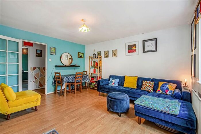 2 Bedroom Flat For Sale In Crosslet Vale, Greenwich, SE10