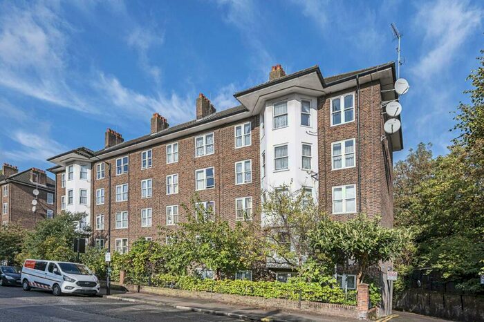 2 Bedroom Flat To Rent In Amhurst Road, Hackney, London, E8