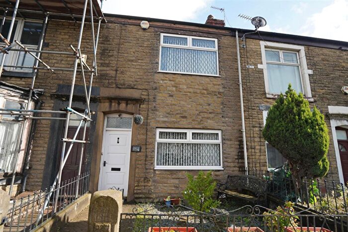 3 Bedroom Terraced House For Sale In Station Road, Blackrod, Bolton, BL6