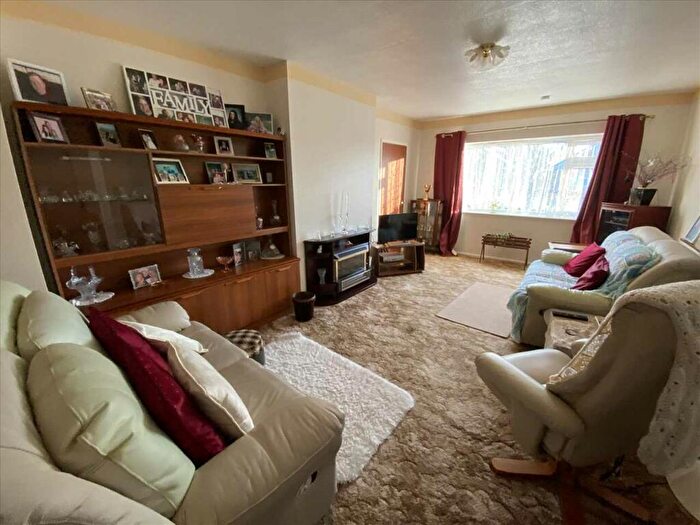 3 Bedroom Detached Bungalow For Sale In Bishops Road, Leasingham, NG34