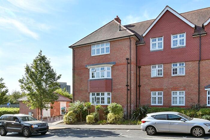 2 Bedroom Flat For Sale In Germander Avenue, Halling, Kent, ME2