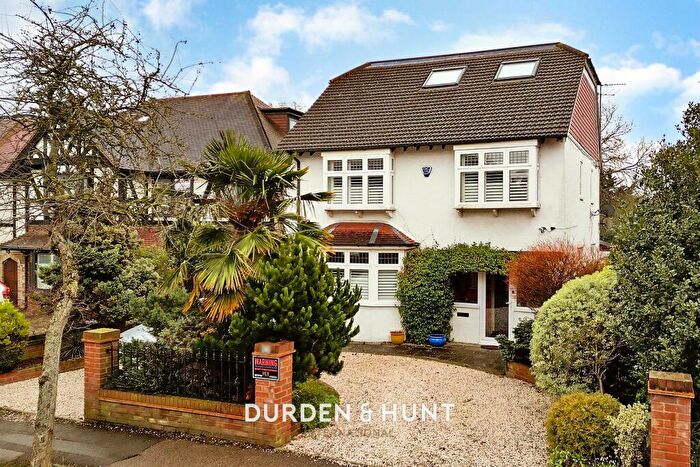4 Bedroom Detached House For Sale In Kings Avenue, Woodford Green, IG8