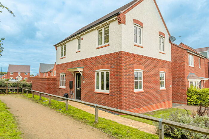 3 Bedroom Detached House For Sale In Kirtley Drive, Midway, Swadlincote, DE11