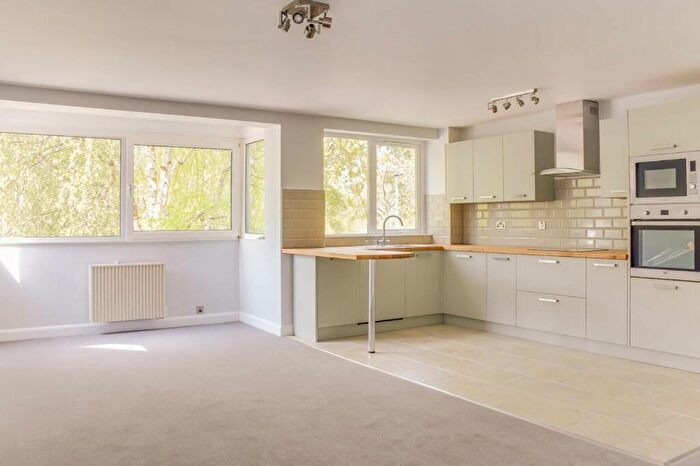 2 Bedroom Apartment For Sale In Broomhill Road, Woodford Green, Essex, IG8