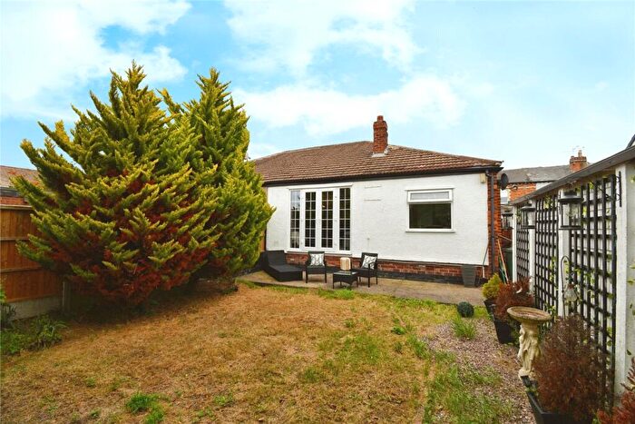 2 Bedroom Bungalow For Sale In New Street, Little Neston, Neston, CH64
