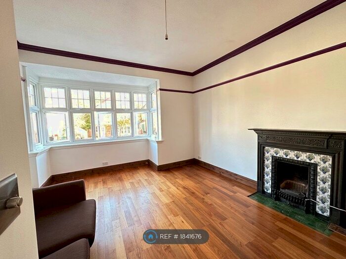 1 Bedroom Flat To Rent In Normanton Road, South Croydon, CR2