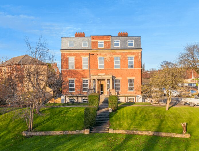 2 Bedroom Flat To Rent In The Manor House, Woodlands Village, WF1