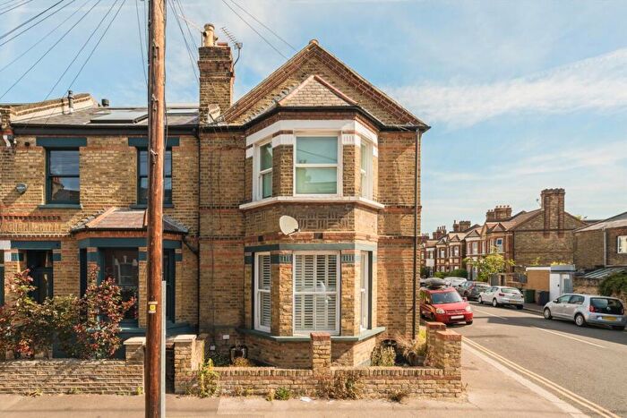 1 Bedroom Flat For Sale In Gabriel Street, Honor Oak, SE23