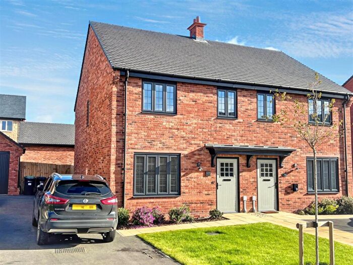 3 Bedroom Semi Detached House For Sale In Hollowell Street, Wollaston, Wellingborough, NN29