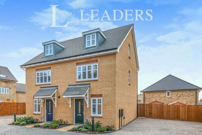 4 Bedroom Town House To Rent In Willowsway Road, Bedford, MK42