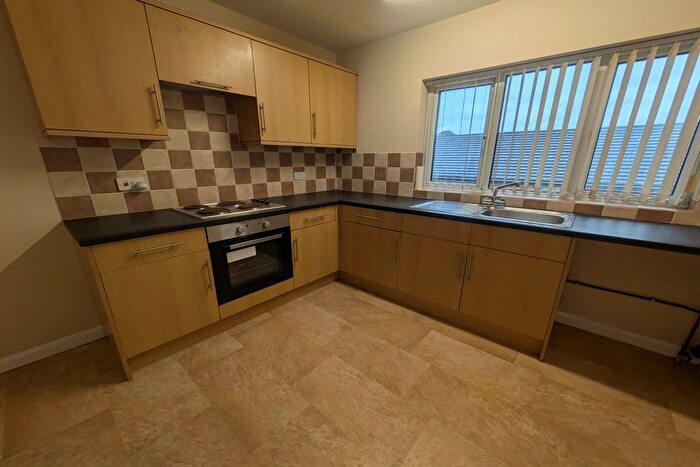 2 Bedroom Flat To Rent In Villa Street, Beeston, NG9