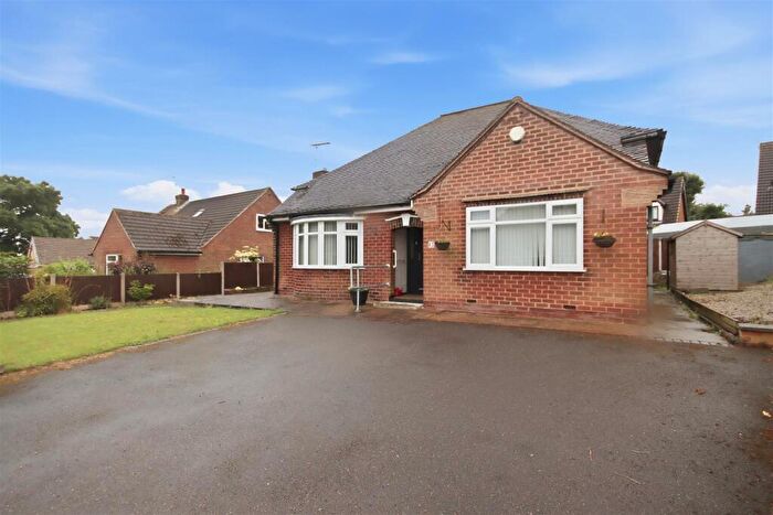3 Bedroom Detached Bungalow For Sale In Flaxpiece Road, Clay Cross, Chesterfield, S45