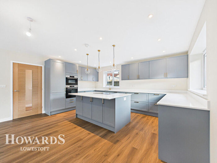 3 Bedroom Detached Bungalow For Sale In Morton Road, Lowestoft, NR33