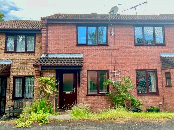 2 Bedroom Terraced House To Rent In Tresillian Gardens, West End, Southampton, SO18