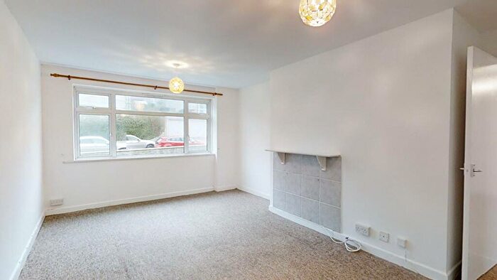 2 Bedroom Flat For Sale In East Weare Road, Portland, Dorset, DT5