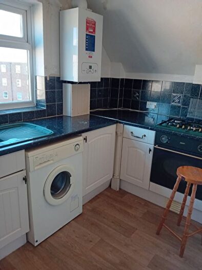 2 Bedroom Flat To Rent In Park Road, Bexhill-On-Sea, TN39