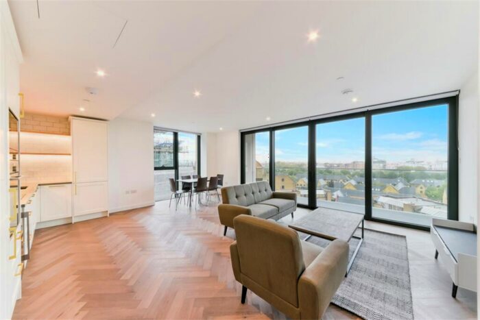 3 Bedroom Apartment To Rent In Cashmere Wharf, Gauging Square, E1W