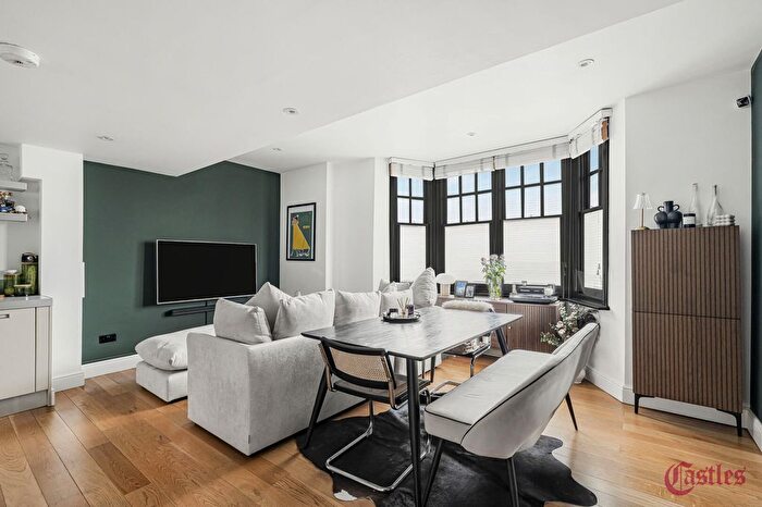 2 Bedroom Flat For Sale In Melrose House, Hillfield Avenue, N8