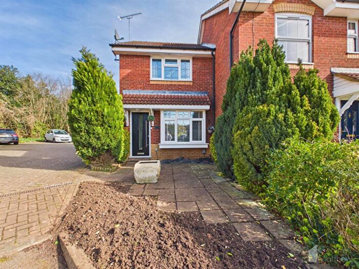 2 Bedroom End Of Terrace House For Sale In Wetherby Close, Stevenage, SG1