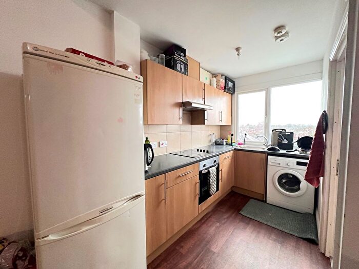 3 Bedroom Flat To Rent In Bedford Place, Southampton, Hampshire, SO15