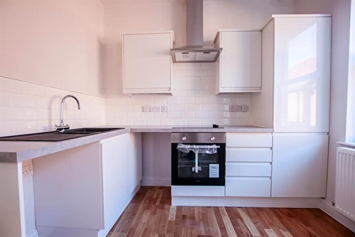 1 Bedroom Flat To Rent In Market Cross, Selby, YO8