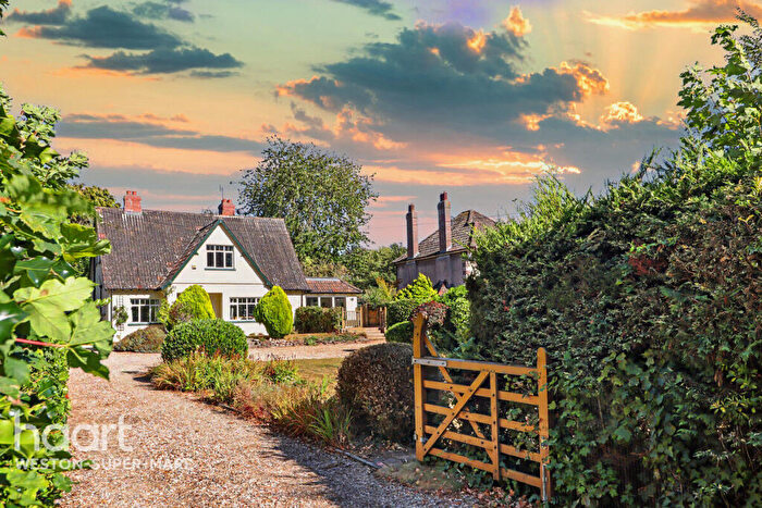 4 Bedroom Detached House For Sale In Bridgwater Road, Winscombe, BS25