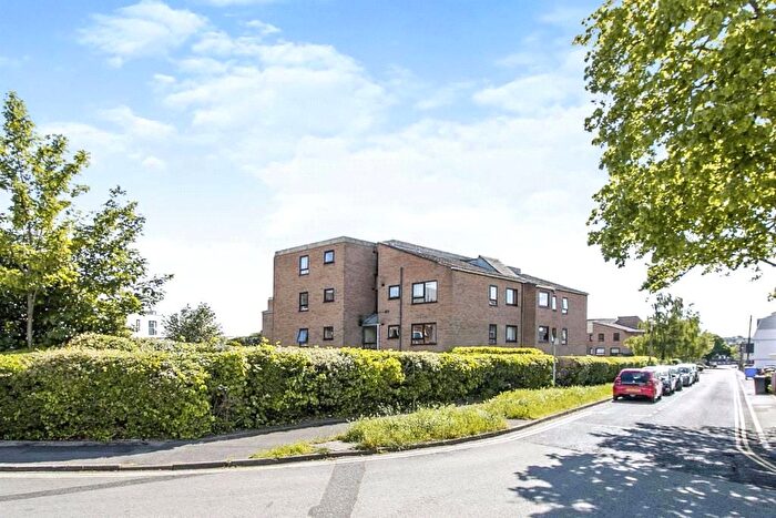 1 Bedroom Flat For Sale In Homedene House, Poole, BH15