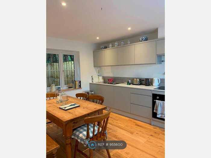 2 Bedroom Semi-Detached House To Rent In Bonython Close, Truro, TR11