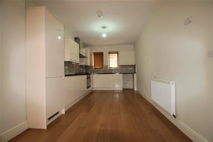 3 Bedroom Terraced House To Rent In Hardy Road, Chingford, E4