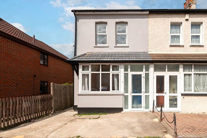 3 Bedroom Semi Detached House For Sale In Westfield Road, Cheam, Sutton, SM1