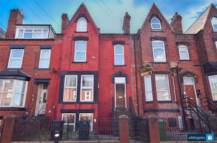 1 Bedroom Flat To Rent In Tempest Road, Leeds, West Yorkshire, LS11