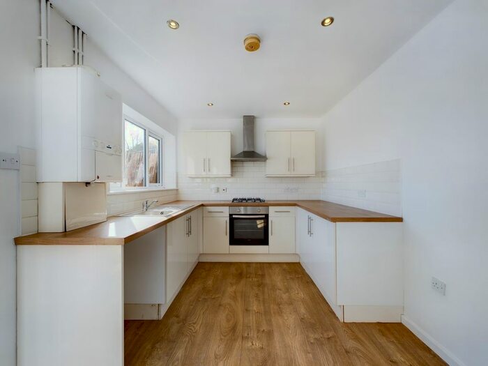 2 Bedroom Terraced House To Rent In Waveney Road, Longhill, HU8