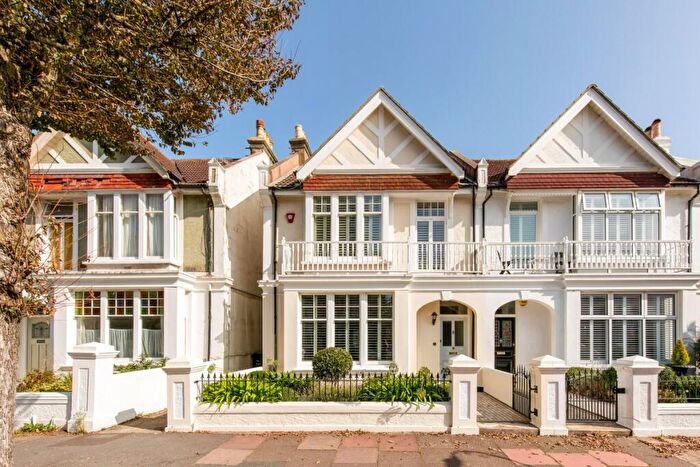 5 Bedroom Semi-Detached House To Rent In Carlisle Road Hove, BN3