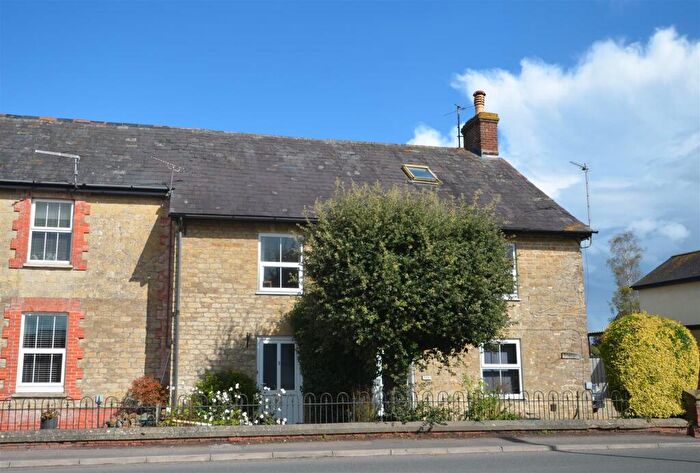 4 Bedroom Flat For Sale In Peacemarsh, Gillingham, SP8