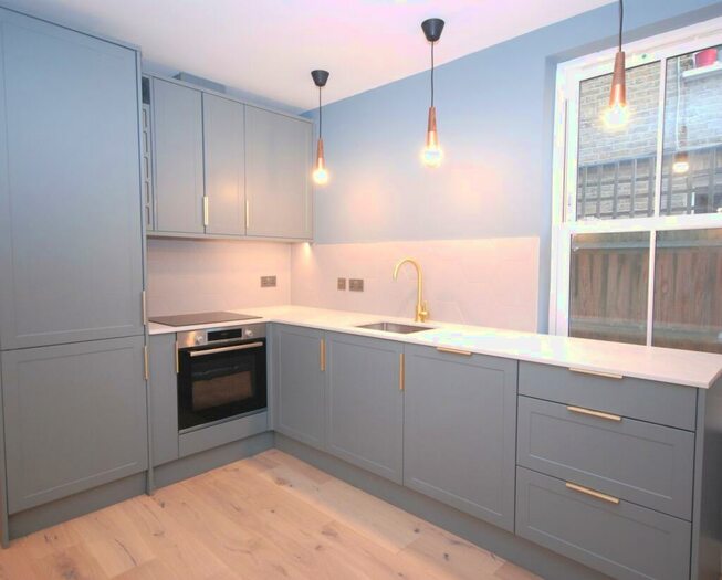 2 Bedroom Apartment To Rent In Coldharbour Lane, London, SE5