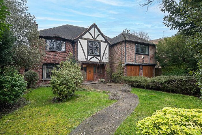 6 Bedroom Detached House For Sale In Inner Park Road, London, SW19