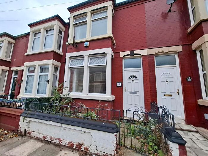 3 Bedroom Semi Detached House For Sale In Ilford Avenue, Wallasey, CH44