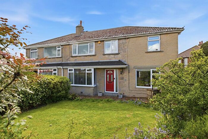 4 Bedroom Semi-Detached House For Sale In Mount Avenue, Huddersfield, HD3