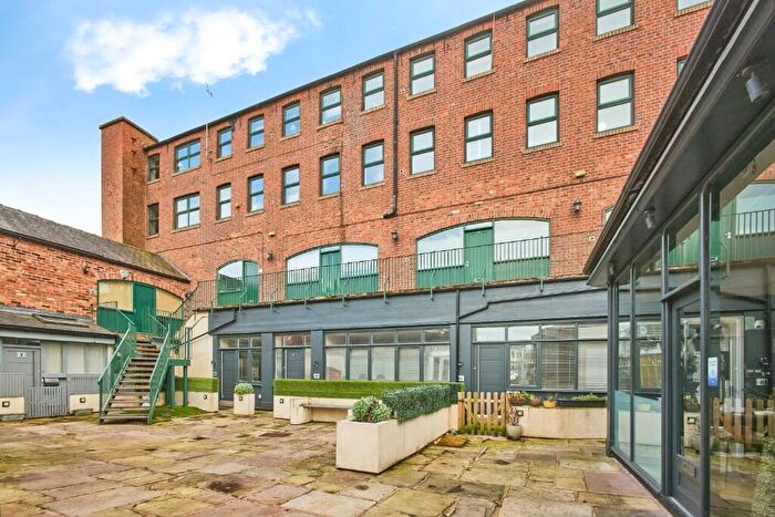 1 Bedroom Flat For Sale In Pickford Street, Macclesfield, Cheshire, SK11